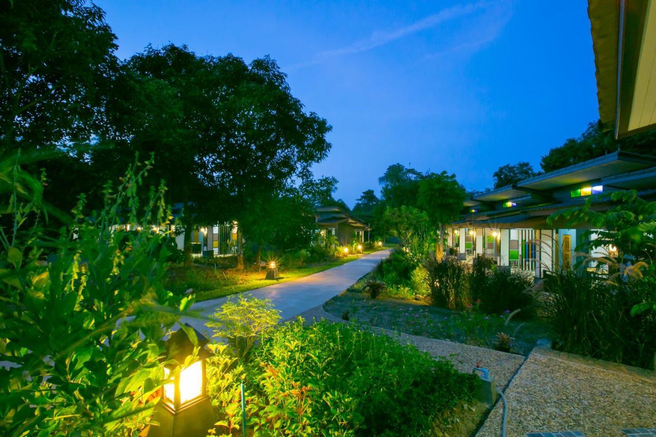 Loft Vintage Chalet Resort Ko Lanta Екстериор снимка