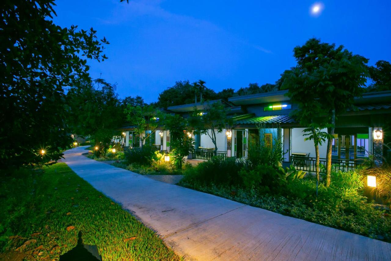 Loft Vintage Chalet Resort Ko Lanta Екстериор снимка
